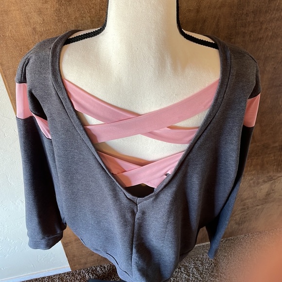 Pro Player Comfy Gray & Pink Sweatshirt 💕 - Picture 4 of 7